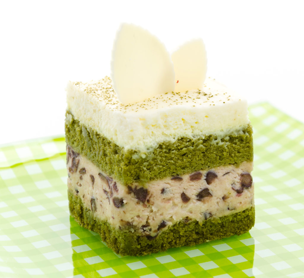 Matcha Genoise mit Azuki-Cream-Füllung